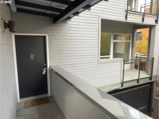 Photo #1: 420300104 Listing