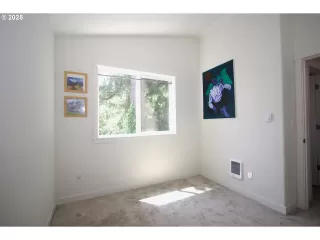 Photo #6: 420337417 Listing 