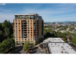 Photo #1: 420576390 Listing