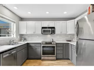 Photo #6: 420608964 Listing