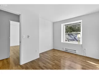 Photo #4: 421297742 Listing 