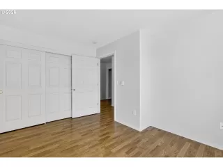 Photo #5: 421297742 Listing 