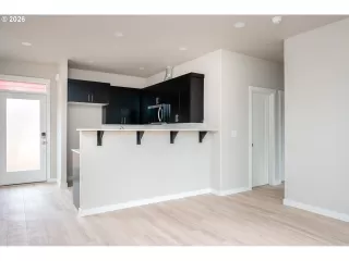 Photo #2: 421460337 Listing 