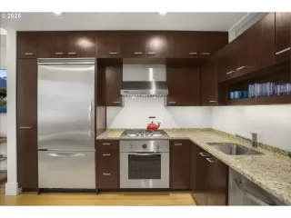 Photo #5: 422013044 Listing