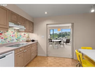 Photo #2: 422462627 Listing