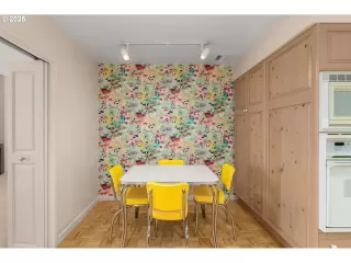 Photo #5: 422462627 Listing