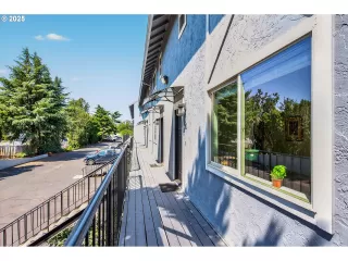 Photo #1: 422521153 Listing