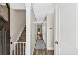 Photo #2: 422521153 Listing