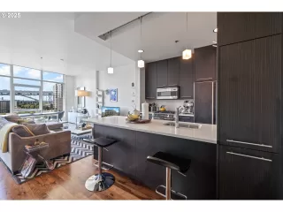 More Details about MLS # 422618440 : 949 NW OVERTON ST 608