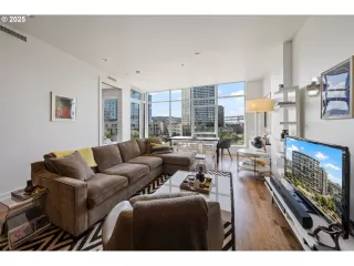 Photo #1: 422618440 Listing 