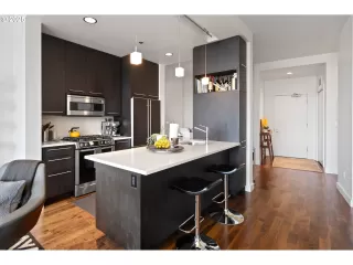 Photo #4: 422618440 Listing 