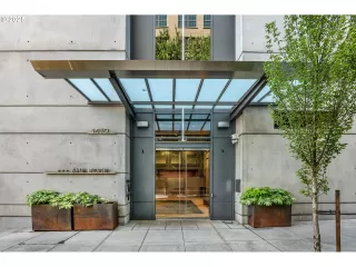 Photo #1: 423372965 Listing