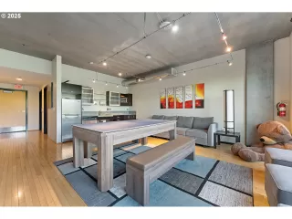 Photo #5: 423372965 Listing