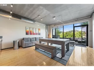 Photo #6: 423372965 Listing