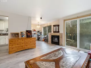 Photo #3: 423904075 Listing