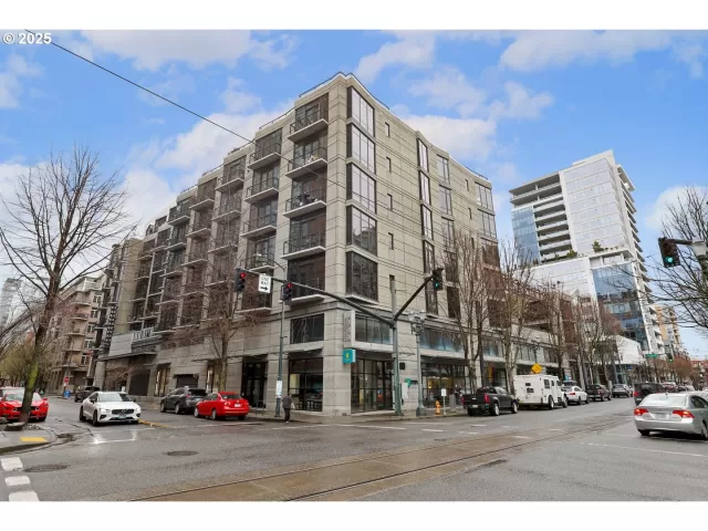 MLS: 424072544 Condo For Sale