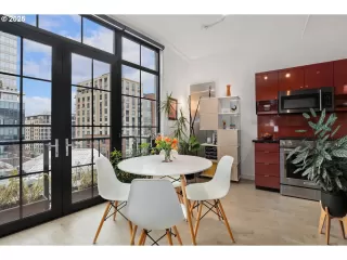 Photo #4: 424072544 Listing