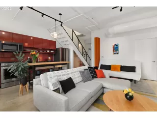 Photo #5: 424072544 Listing