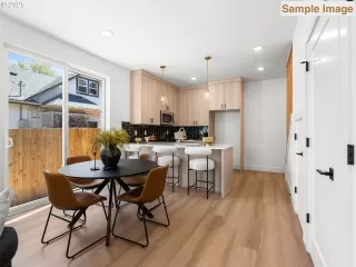 Photo #3: 424109581 Listing 