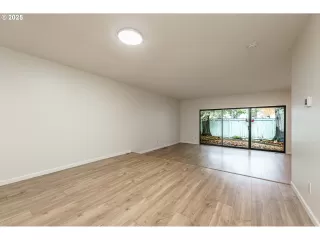 Photo #3: 424254616 Listing