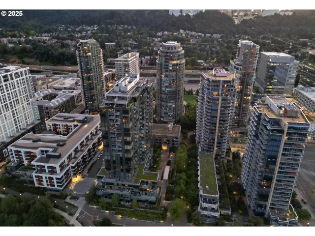 MLS: 424408292 Condo For Sale