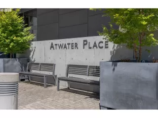 Photo #2: 424408292 Listing 