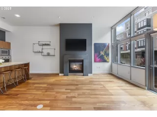 Photo #5: 424408292 Listing 