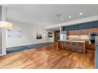 Photo #6: 424408292 Listing 