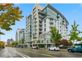 Photo #1: 424574985 Listing