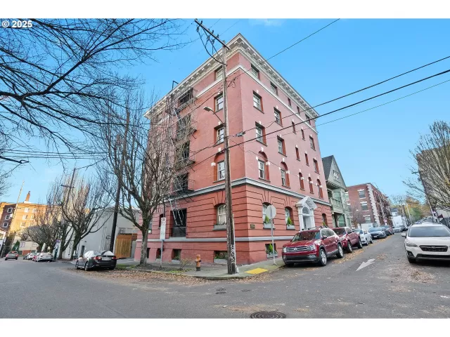 MLS: 424819711 Condo For Sale