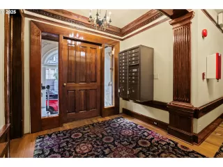 Photo #2: 424819711 Listing