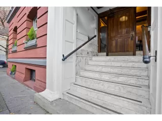 Photo #4: 424819711 Listing