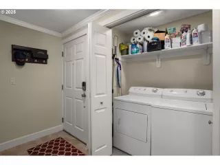 Photo #6: 424919291 Listing