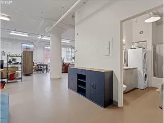 Photo #4: 424930766 Listing 