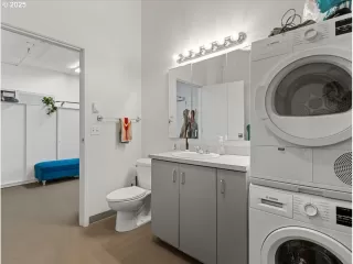 Photo #6: 424930766 Listing 