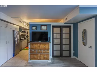 Photo #4: 424961040 Listing