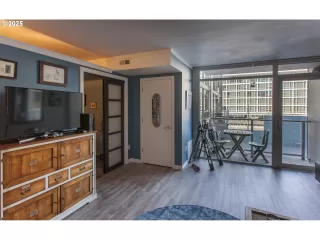 Photo #6: 424961040 Listing