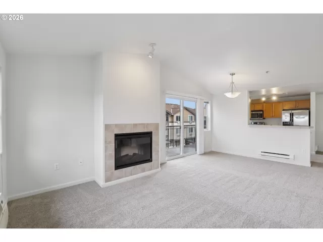 MLS: 425370170 Condo For Sale