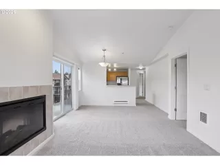 Photo #6: 425370170 Listing 