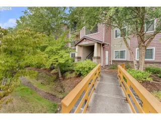 Photo #1: 425380211 Listing