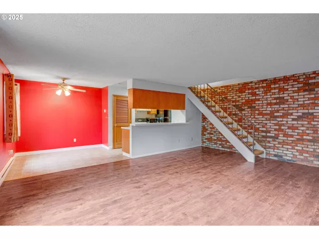 MLS: 425755328 Condo For Sale