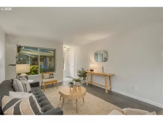 Photo #2: 426361571 Listing 