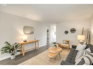 Photo #3: 426361571 Listing 