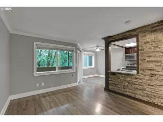 Photo #4: 426523239 Listing