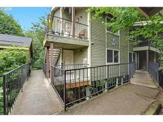 Photo #6: 426523239 Listing