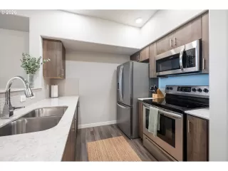 Photo #2: 426636618 Listing 