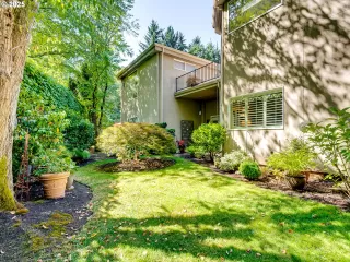 Photo #2: 426886410 Listing