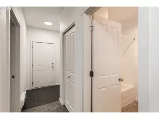 Photo #3: 426993495 Listing