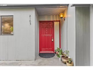 Photo #4: 427122670 Listing