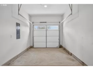 Photo #3: 427358593 Listing